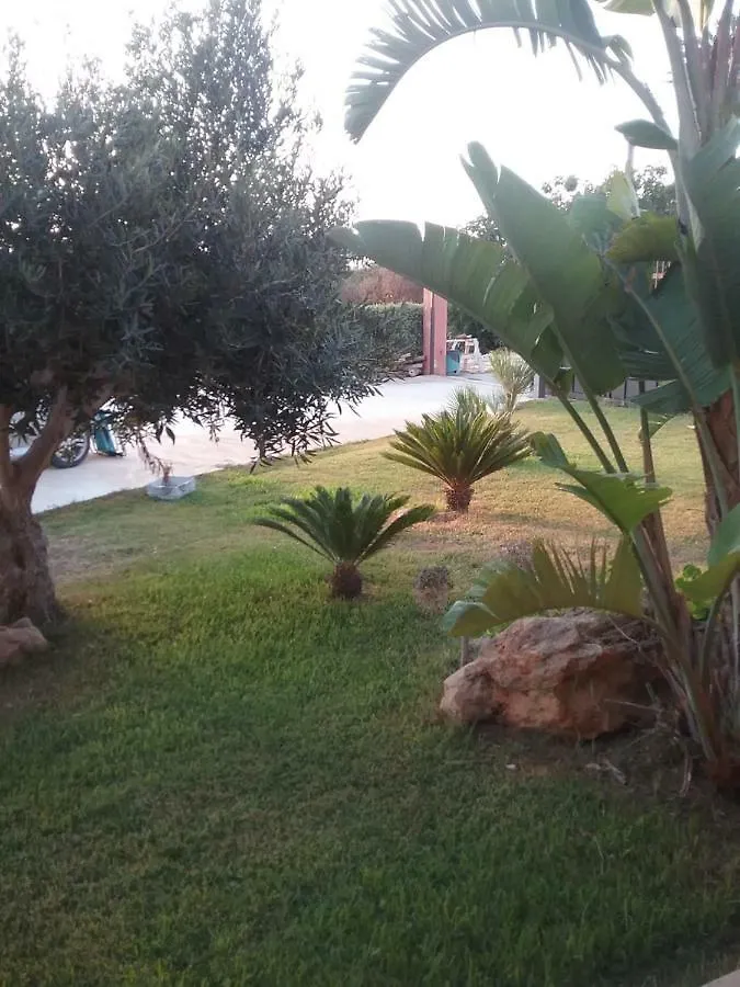 Casa Vacanze Le Baronessine Dello Stagnone contacts